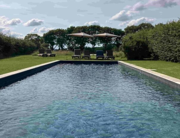 piscine chauffée jardin vue campagne maison d'hôtes chambre d'hôtes hote location domaine gite cottage sarthe Le Mans 5 étoiles